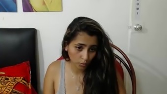 Sexy Indian n curvy babe ( masturbating with vibrator )