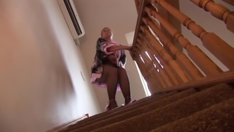 Curvy mature granny with hairy pussy in pantyhose