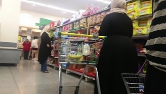 Big Booty Arab Hijabi Chick