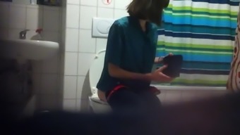 Skinny Girl with Blue Thong on Toilet Caught Again at Party