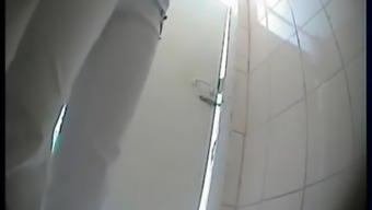 Peeping in the toilet  081022
