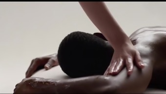 Usain Bolt Gets A Massage - HOS