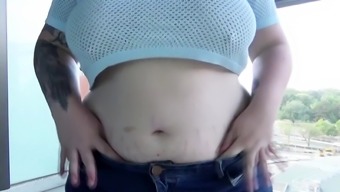 Hot redhead shows her big nippled boobs on webcam