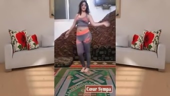 Arabian cuckold wife dance for his friends 