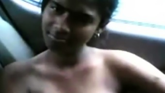 tamil girl in car topless with her bf