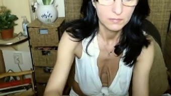 Webcam milf with breast milk live hardcore masturbate