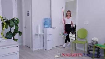 Forget the ladder Daisy Stone climbs big dick to get a job
