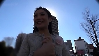 Amateur Japanese lovers enjoy hardcore sex on hidden cam 