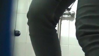 Chinese toilet peeing 7