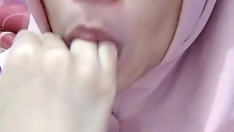 Hot asian tudung, hijab, jilbab slut playing herself 6