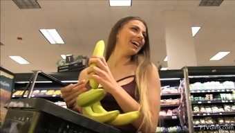 Amateur brunette beauty Carmen exposes her perky tits in public