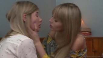 Scarlett Sage and one more blonde lesbian are ready to reach orgasm together