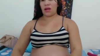 pregnant colombian with real contrations (sexy_mommys)