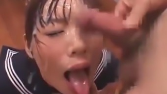 Mizuki Nao gets bukkake facial