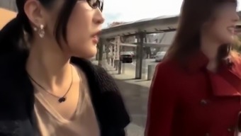 Yui Hatano Asks Strangers to Lick Her Nylon Feet and Bare Feet