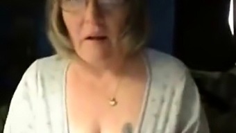 Dirty granny has fun on web cam. Amateur older