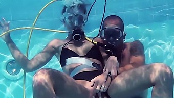Minnie Manga and Eduard fucking hardcore underwater
