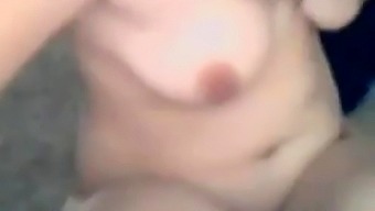 Sexy girl showing hot body on webcam - negrofloripa
