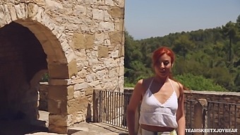 Spanish lady Bianca Resa dreams about riding cock outdoors in the park