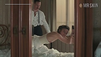 Versatile slender actress Keira Knightley definitely loves doing bed scenes