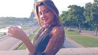 Maria Rya best posing in front of Eiffel tower