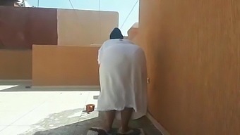 Arab with a big booty