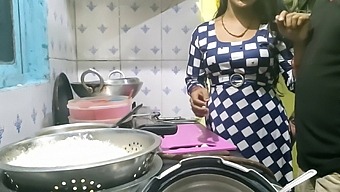 Indian bhabhi cooking in kitchen and brother in law fucking 
