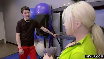 Unforgettable sex fun with bodacious milf Nikki Delano in the gym
