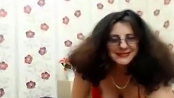 Granny with huge tits dancing (no nudity)