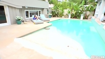 Sexually charged chick Ziggy Star masturbates and gets laid by the pool