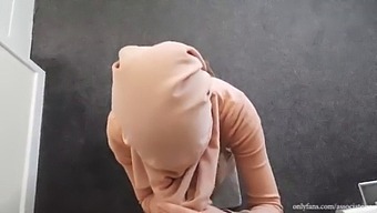 Muslim arab girlfriend in hijab was fucked in her creamy pussy while praying. Hijab blowjob.