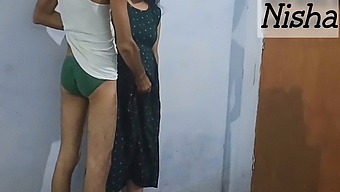 Fucking my neighbor aunty in modern dress.