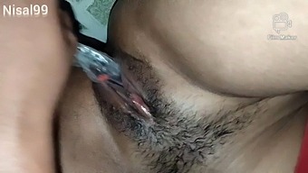 Sri Lankan girl masturbating