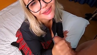 Hot student Mary tries to pass her exam and gives her pussy