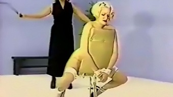 Retro sluts on the spanking chair