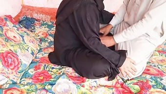 Pakistani beautiful village lady has hard sex