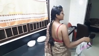 Indian Kitchen Sex - Bengali Wife Cheats on Her Husband when he is Not Present at Home