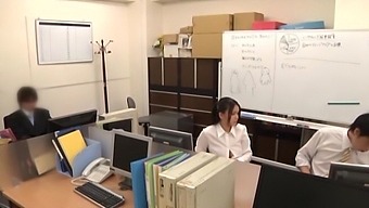 Japanese secretary sucking her boss's dick in the office - Amateur