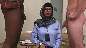 Mia Khalifa doesn't object to jerk off black and white guys