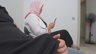 SHE IS SHOCKED! I take the risk of getting my cock out in front of Hijab woman.