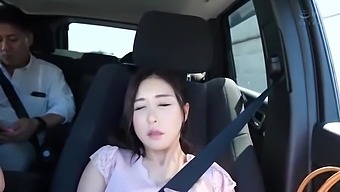 Japanese beauty gives an incredible oral pleasure