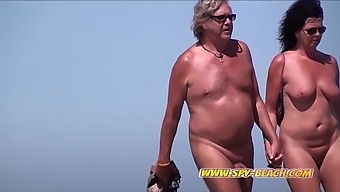 Big Titties Nude Amateur Opening Spy Cam Video.