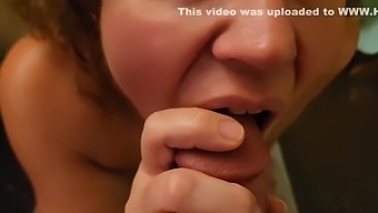A blowjob puncture for the hottie.