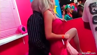 Public sex with bisexual pornstars in an orgasmic show