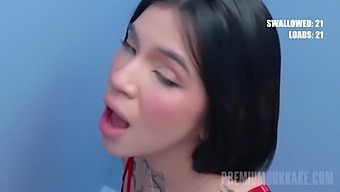 HD video of Scarlett Lapiedra swallowing cum in high definition
