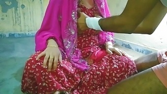 18-year-old Indian girl Suhagrat experiences her first anal with a bhabhi