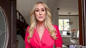 Mature bombshell Brandi Love gets pounded in doggystyle in HD