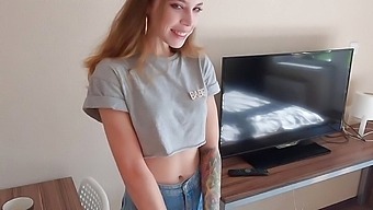 Amateur step brother gets a mouthful of cum from his new step sister