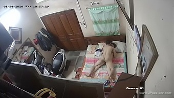 Voyeurism in action: Chinese couple caught on hidden cam