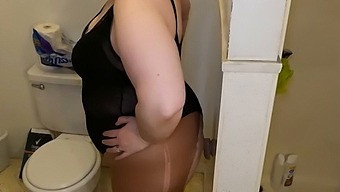 Amateur Taracarider enjoys anal play with a dildo in the restroom